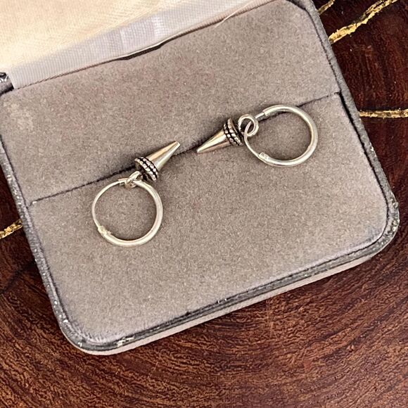 Vintage Sterling Silver small Hoop with Spikes Unisex Jewelry - Picture 5 of 6